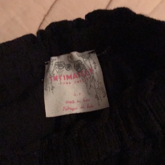 Free people black pants little design at top - Picture 10 of 10